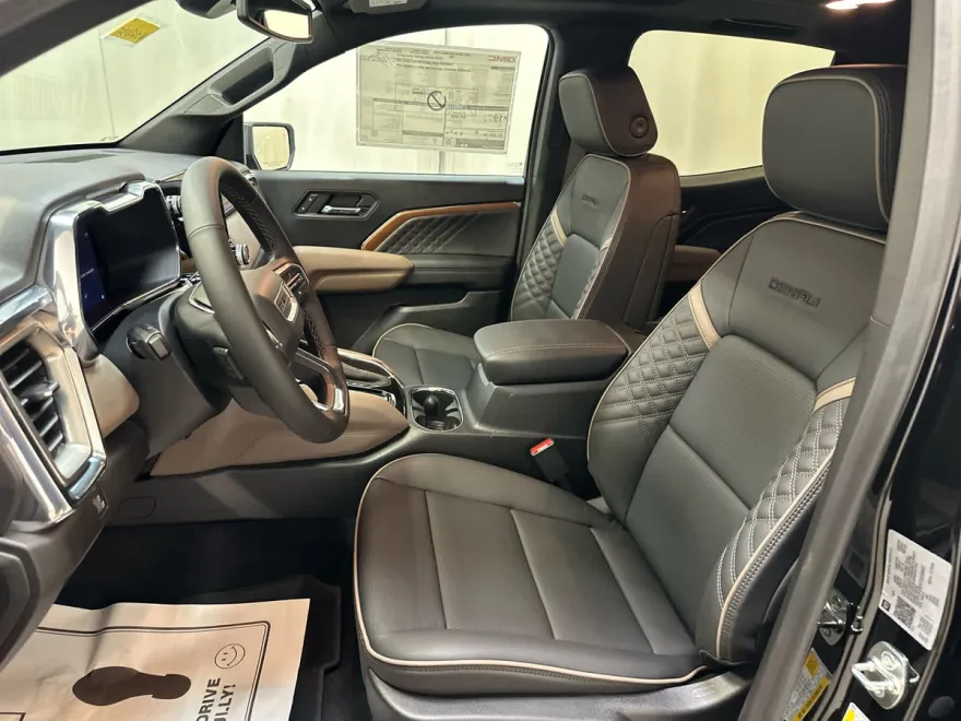 2026 Gmc Canyon Denali photo 1
