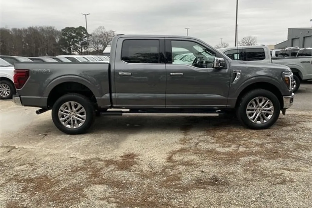 2025 Ford F-150 Lariat photo 1