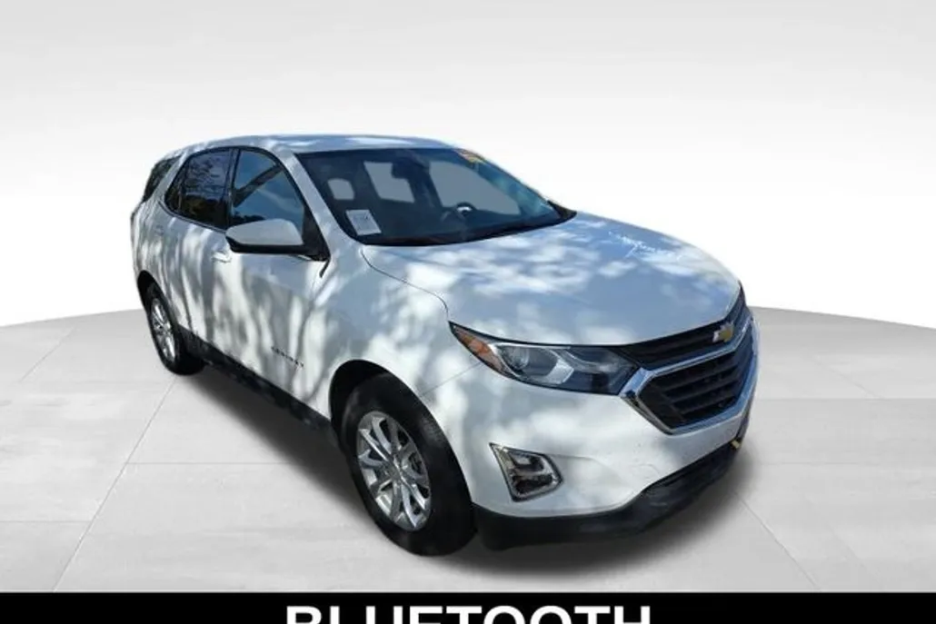 2020 Chevrolet Equinox LT photo 1