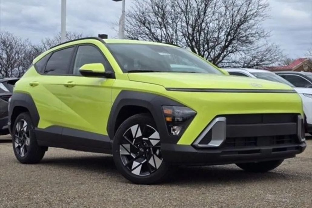2025 Hyundai Kona SEL photo 1