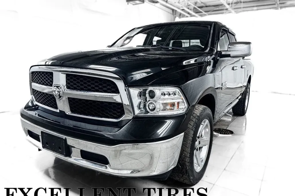2017 Ram 1500 SLT photo 1