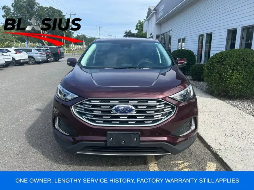 2023 Ford Edge Titanium photo 1