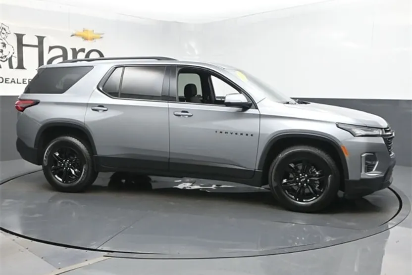 2023 Chevrolet Traverse Cloth 1LT photo 1
