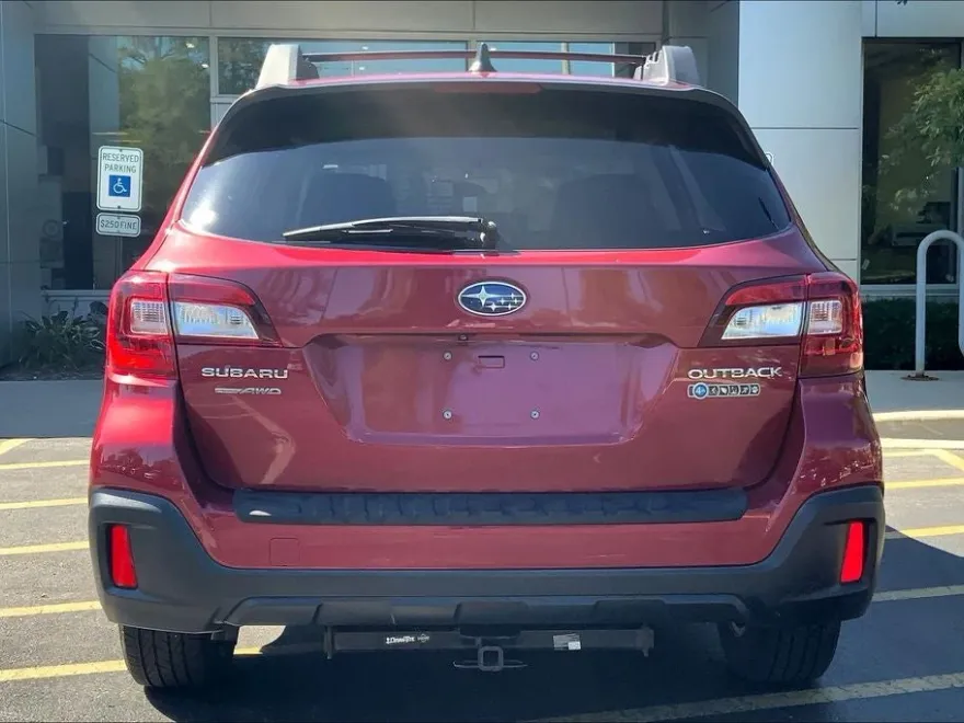 2019 Subaru Outback 2.5i Premium photo 1