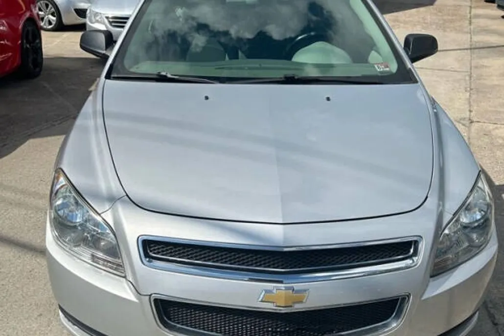 2011 Chevrolet Malibu LS photo 1