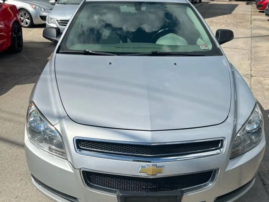 2011 Chevrolet Malibu LS photo 1