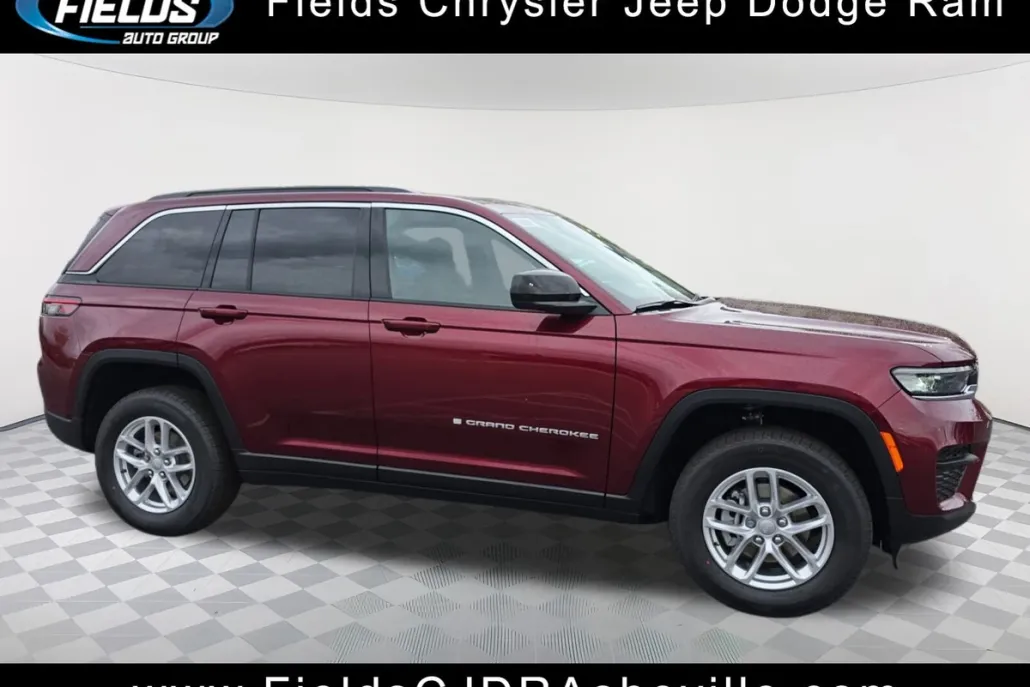 2025 Jeep Grand Cherokee Laredo photo 1