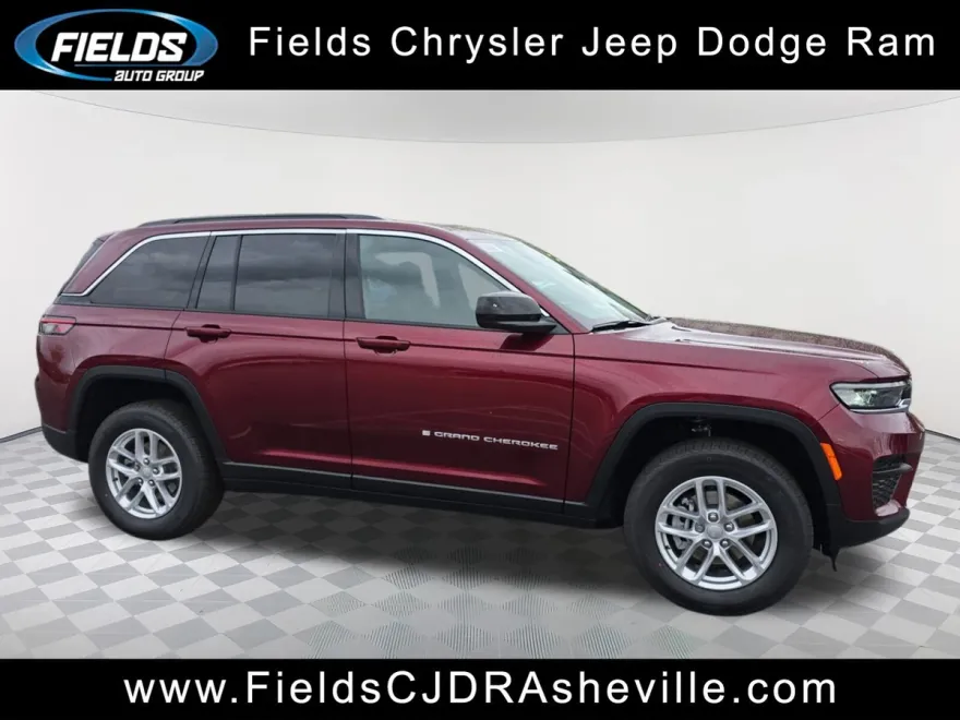 2025 Jeep Grand Cherokee Laredo photo 1