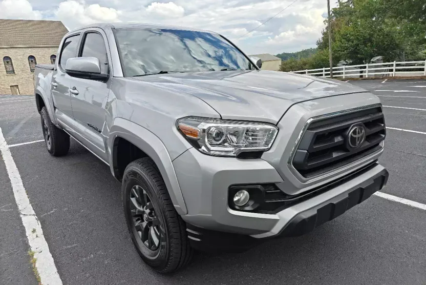 2021 Toyota Tacoma SR5 photo 1