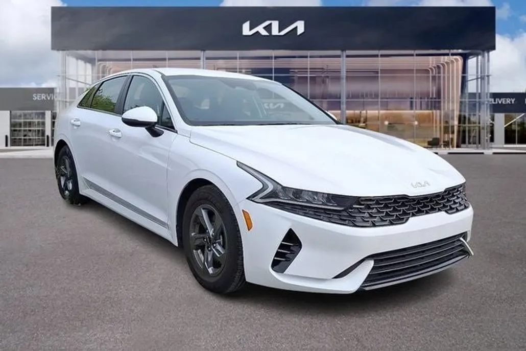 2023 Kia K5 LXS photo 1