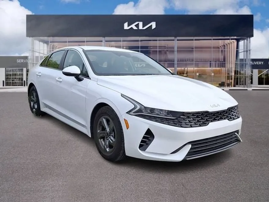 2023 Kia K5 LXS photo 1