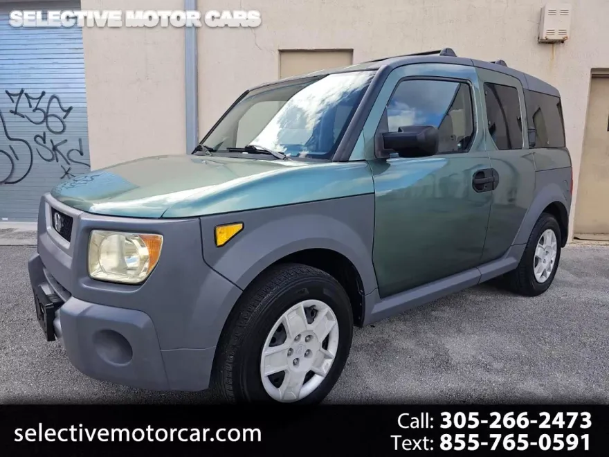 2005 Honda Element LX photo 1