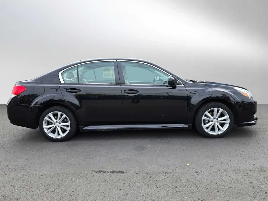 2014 Subaru Legacy 2.5i Premium photo 1
