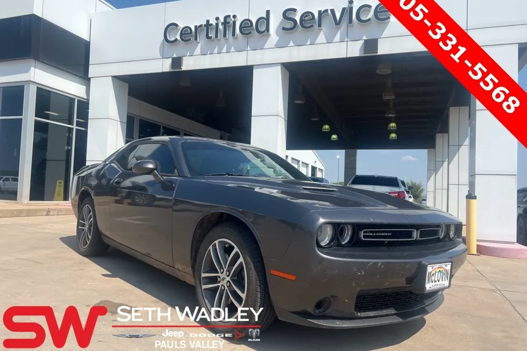 2019 Dodge Challenger SXT photo 1