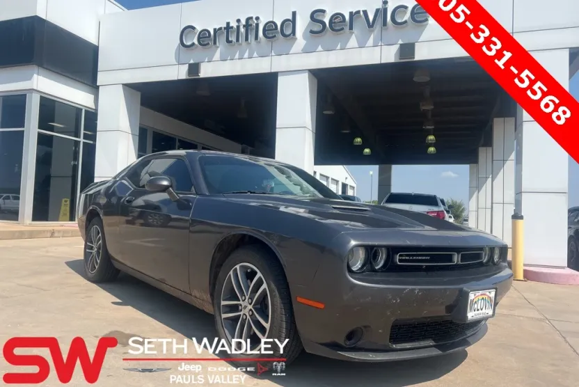 2019 Dodge Challenger SXT photo 1
