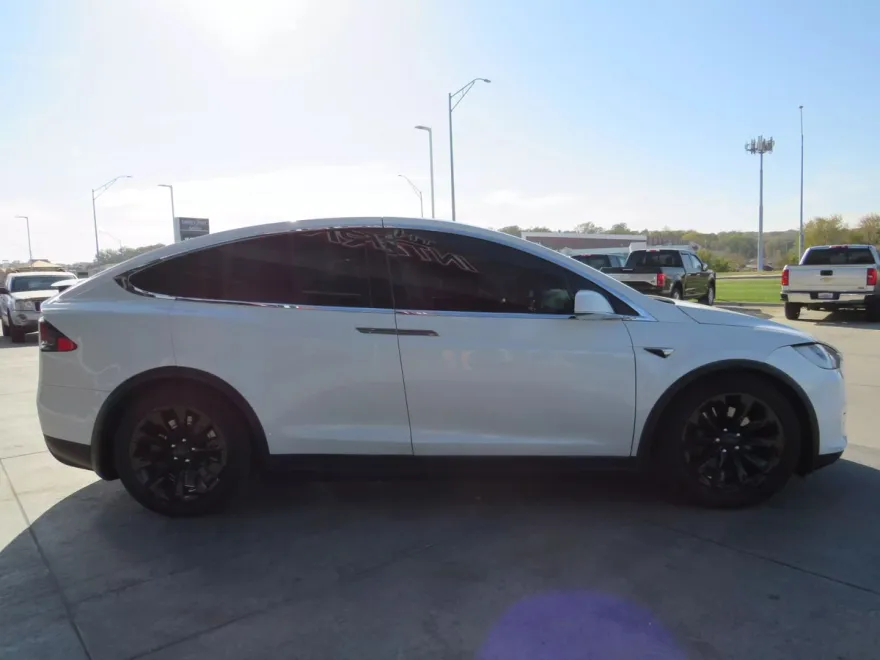 2017 Tesla Model X 100D photo 8