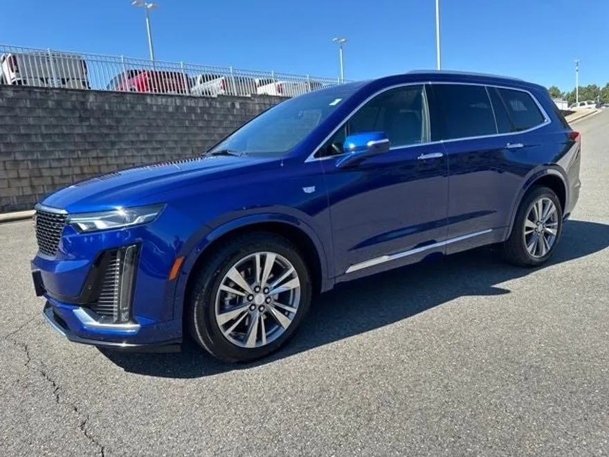 2025 Cadillac XT6 Premium Luxury photo 1