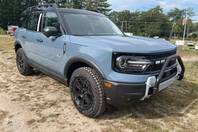 2025 Ford Bronco Sport Outer Banks photo 1