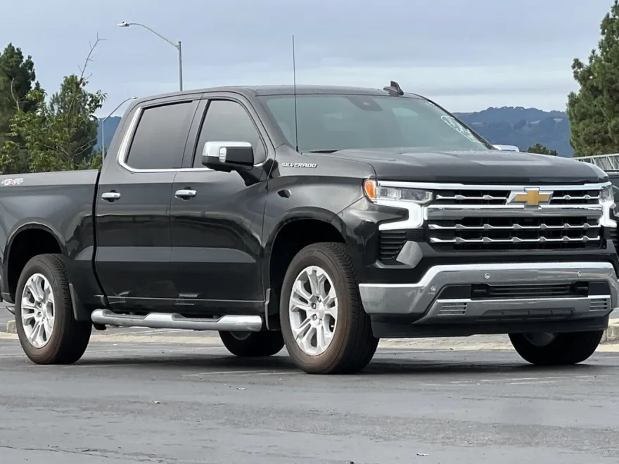 2025 Chevrolet Silverado 1500 Base photo 1
