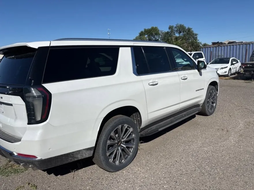 2025 Chevrolet Suburban High Country photo 1
