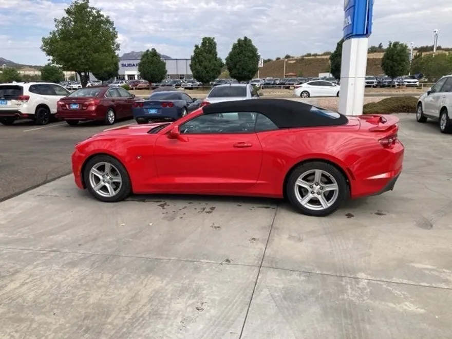 2020 Chevrolet Camaro 1LT photo 1
