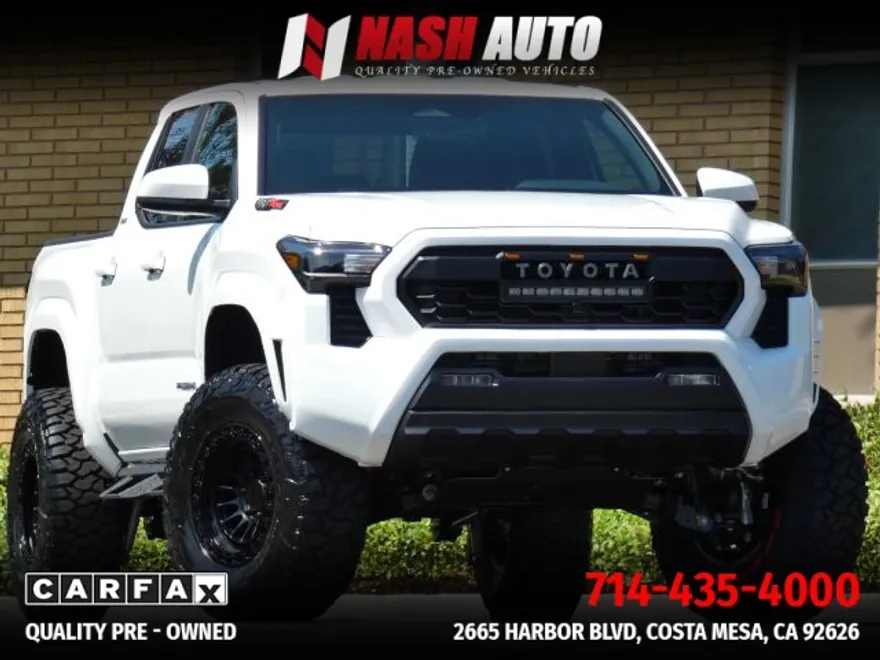 2025 Toyota Tacoma Double Cab SR5 photo 1