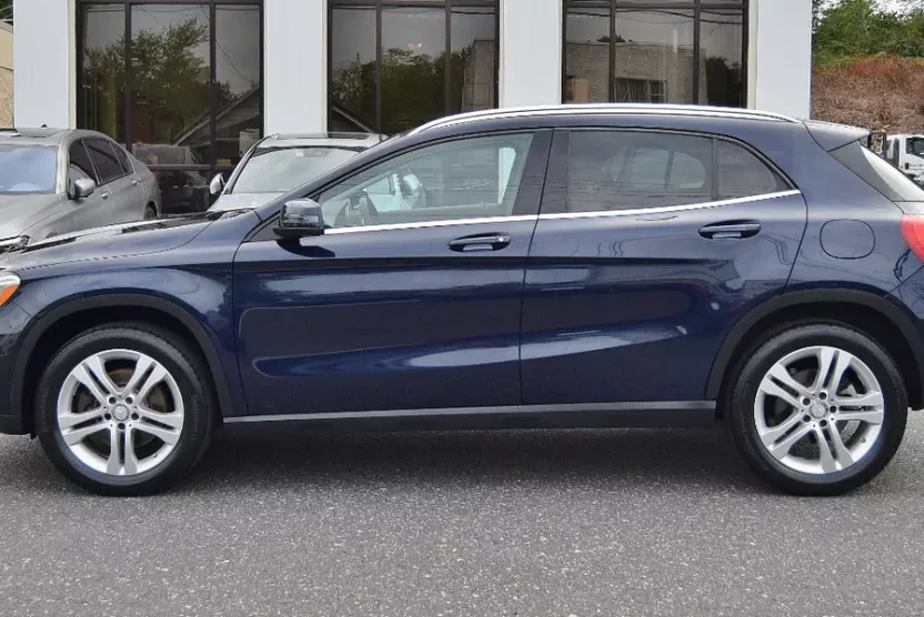 2017 Mercedes Benz GLA 250 4MATIC photo 1