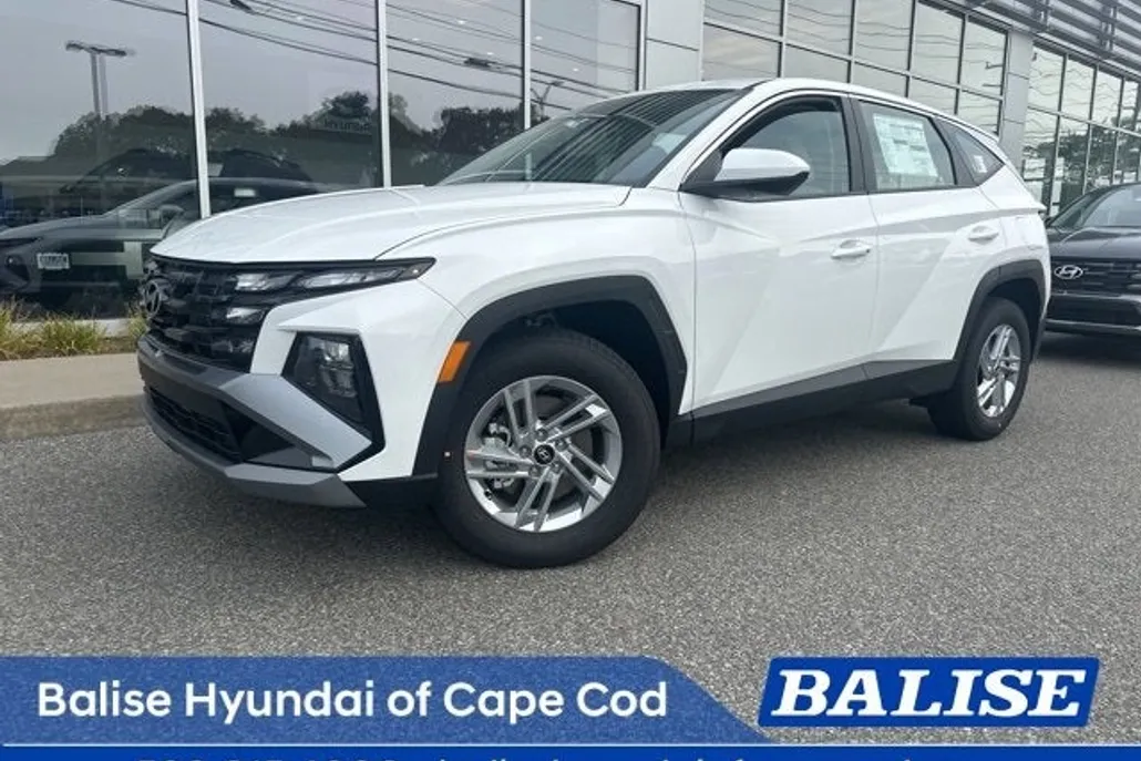 2025 Hyundai Tucson SE photo 1