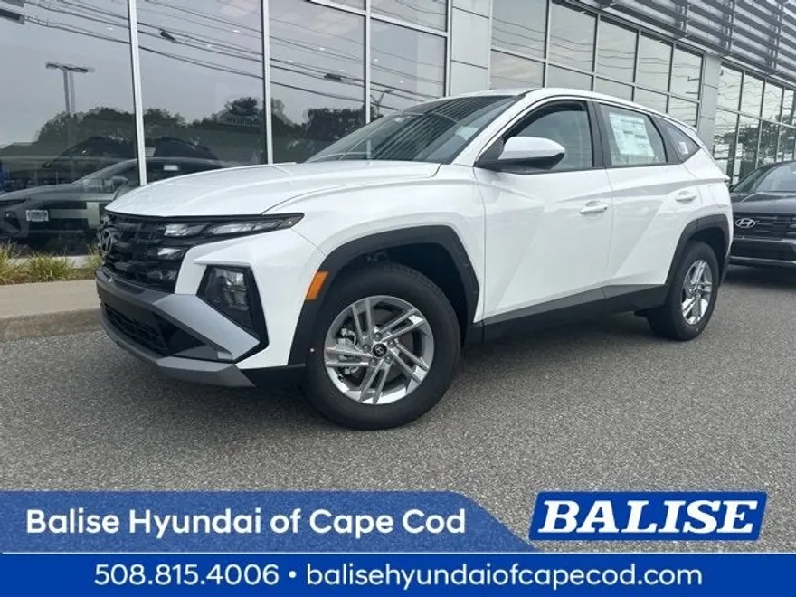 2025 Hyundai Tucson SE photo 1