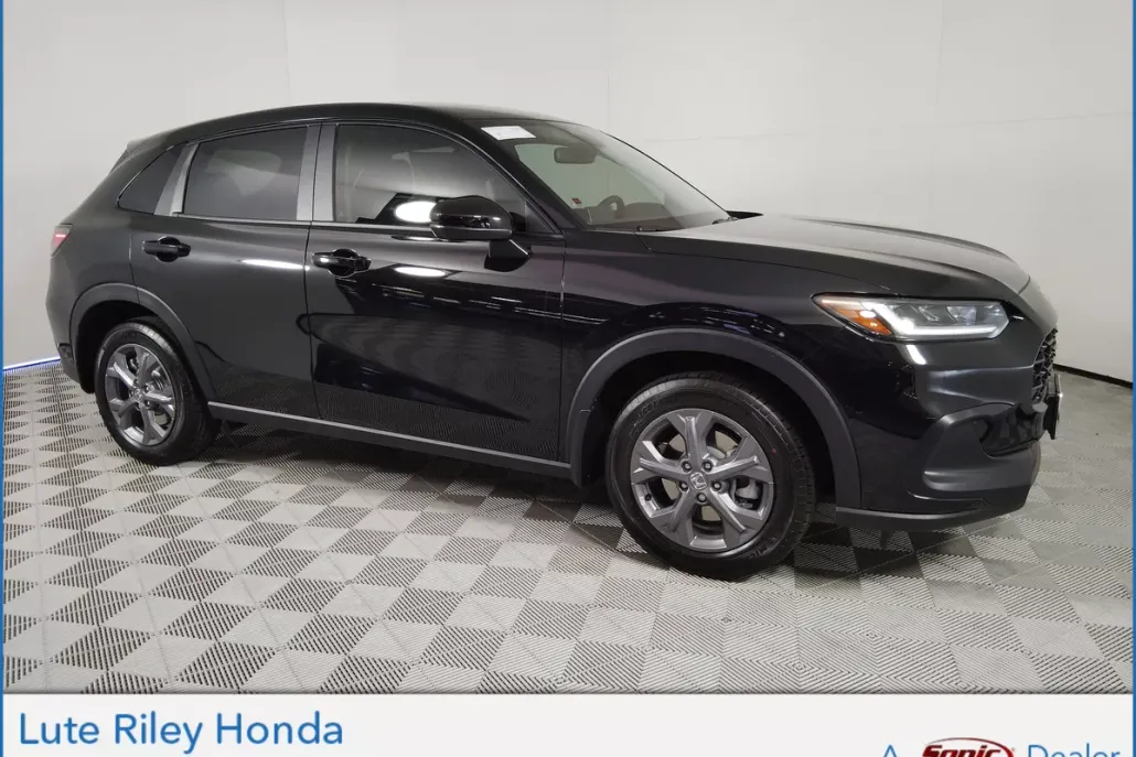 2026 Honda HR-V LX photo 1