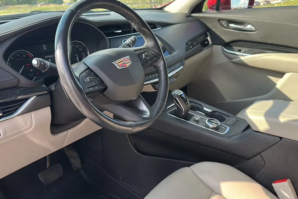 2019 Cadillac XT4 Premium Luxury photo 1