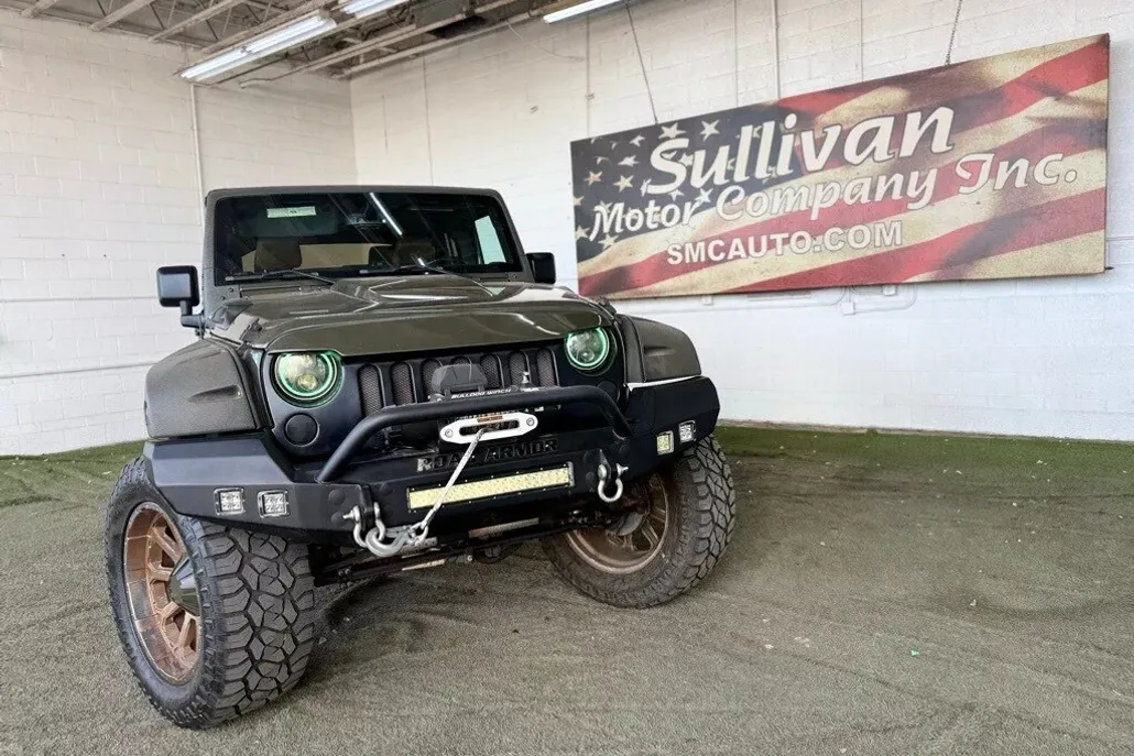 2015 Jeep Wrangler Unlimited Rubicon photo 1