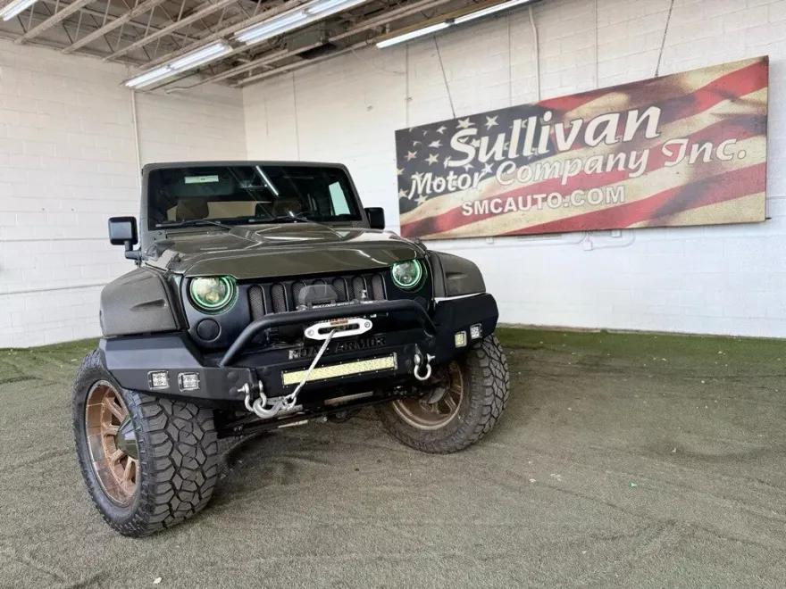 2015 Jeep Wrangler Unlimited Rubicon photo 1