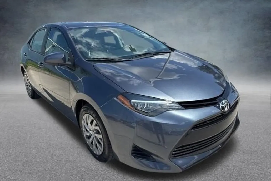 2019 Toyota Corolla L photo 1