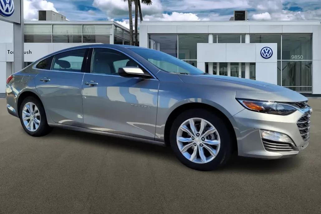 2023 Chevrolet Malibu 1LT photo 1