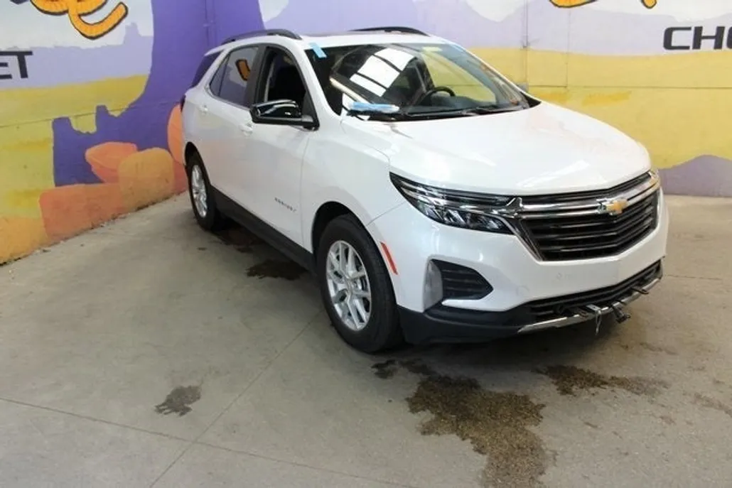 2022 Chevrolet Equinox LT photo 1