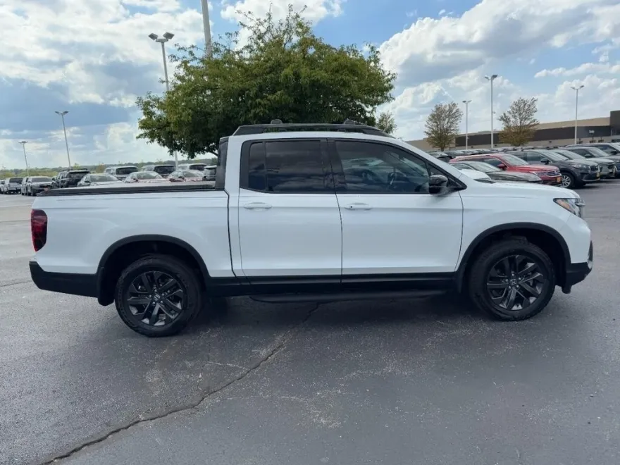 2021 Honda Ridgeline Sport photo 1