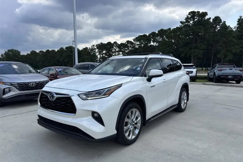 2021 Toyota Highlander Hybrid Limited photo 1