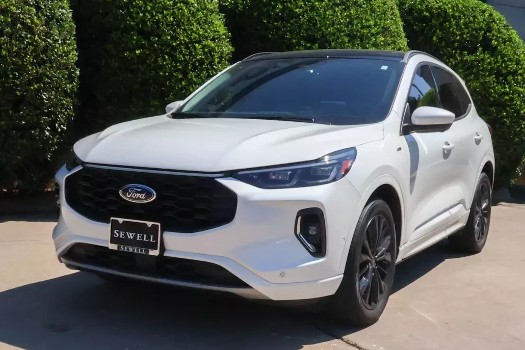 2023 Ford Escape ST-Line Elite photo 1