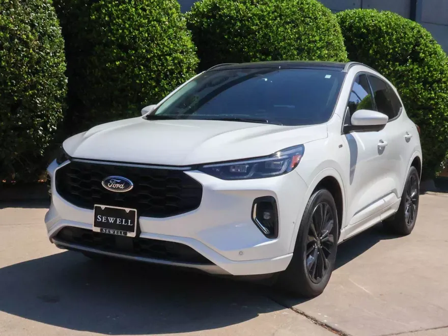 2023 Ford Escape ST-Line Elite photo 1
