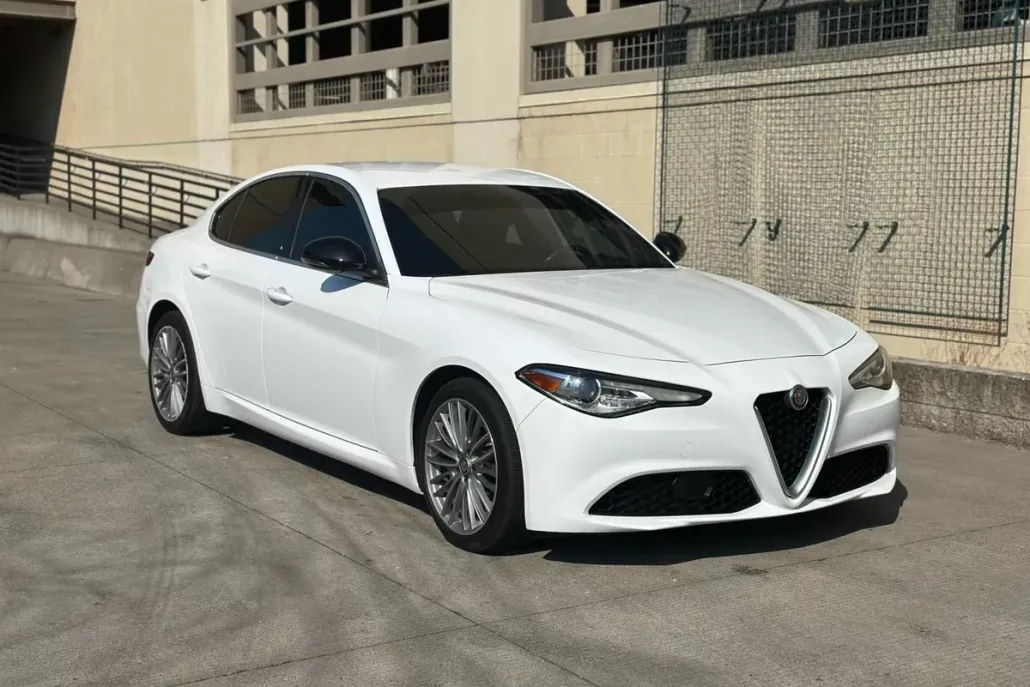 2017 Alfa Romeo Giulia Q4 photo 1