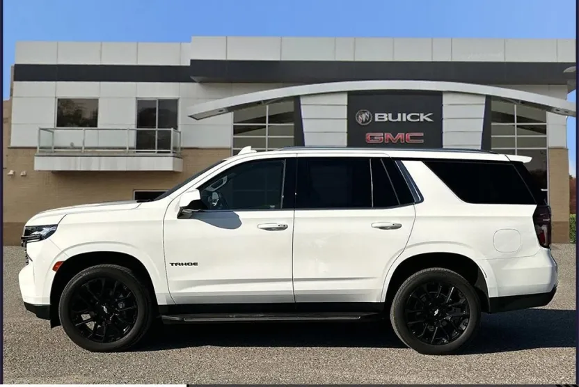 2023 Chevrolet Tahoe LT photo 1