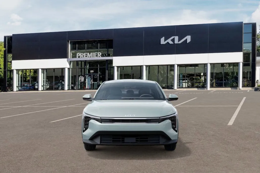 2025 Kia K4 LXS photo 1