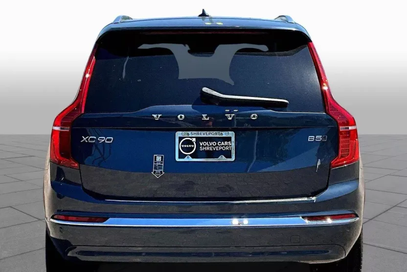 2024 Volvo XC90 B5 Plus photo 1
