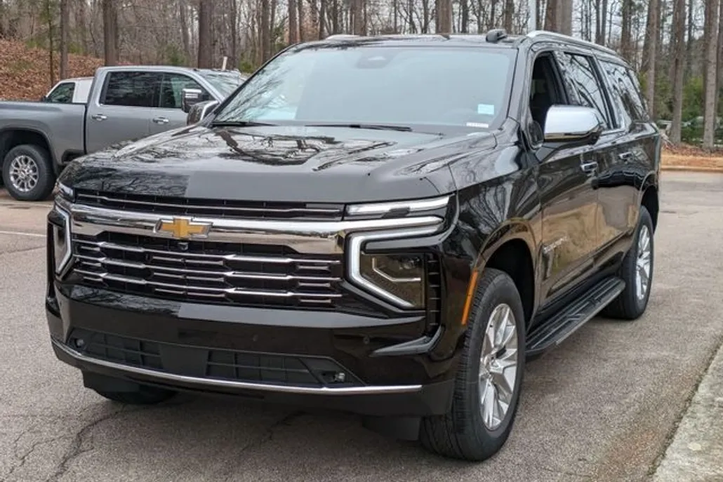 2025 Chevrolet Suburban Premier photo 1