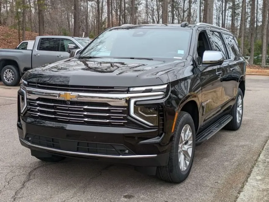 2025 Chevrolet Suburban Premier photo 1