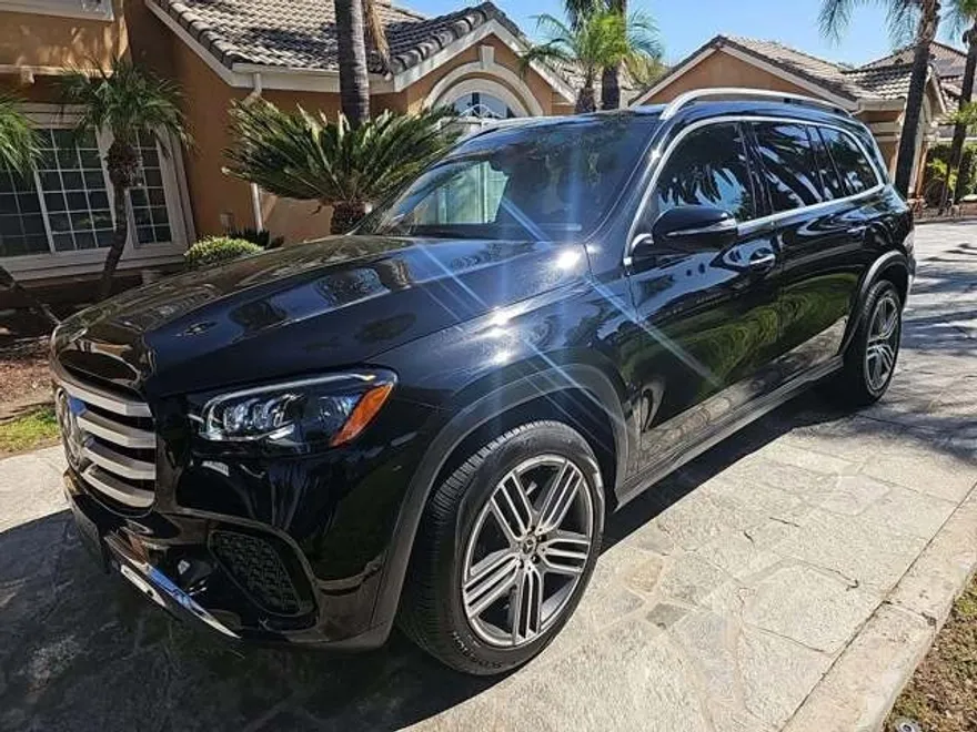 2024 Mercedes Benz GLS 450 4MATIC photo 1