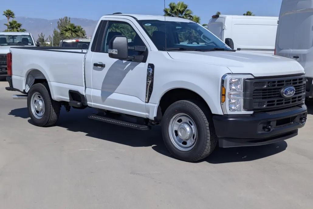2025 Ford F-350 photo 1