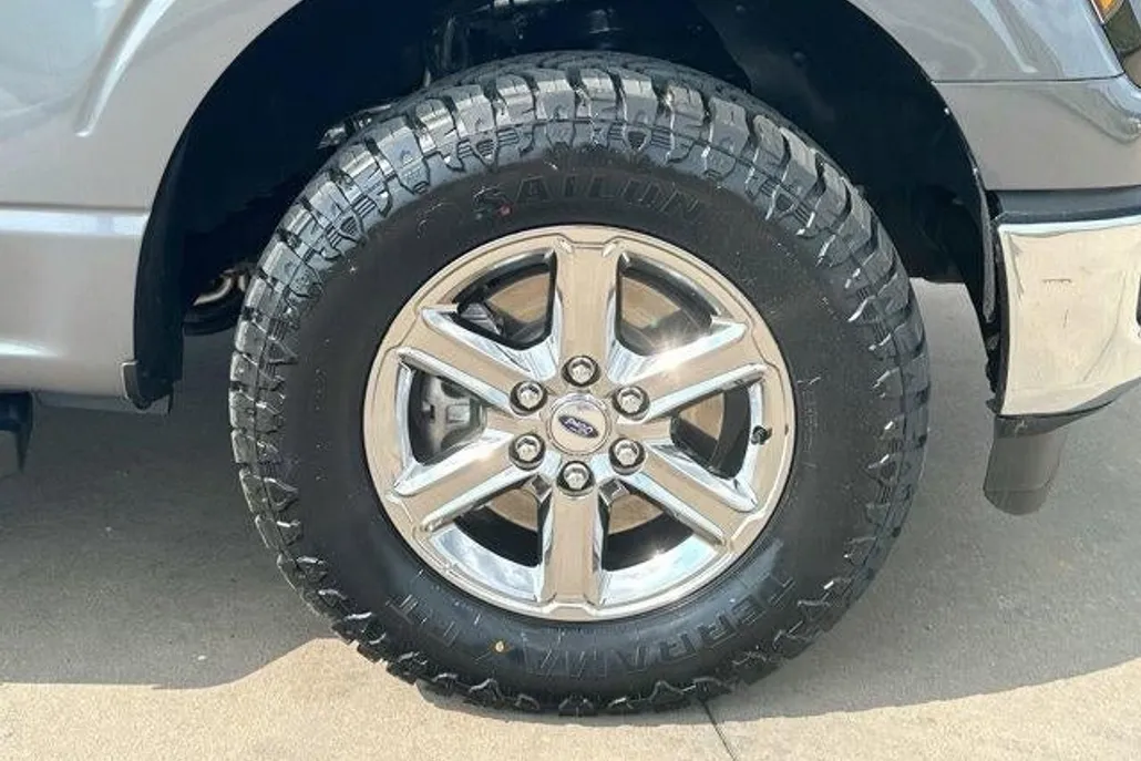 2024 Ford F-150 XLT photo 1