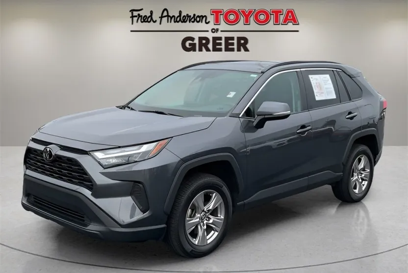 2023 Toyota RAV4 XLE photo 1